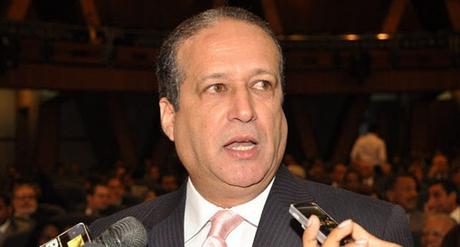 Reinaldo renuncia a precandidatura; Gonzalo, Brito, Navarro, Montás y Segura, siguen firmes con Danilo.