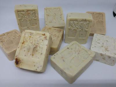 JABÓN DE HIGO CON ACEITES ESENCIALES