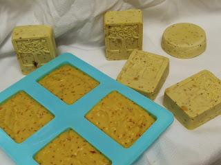 JABÓN DE HIGO CON ACEITES ESENCIALES