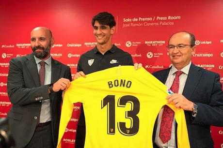 Bono duodécimo fichaje del Sevilla FC 19/20