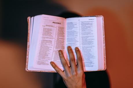 65 Versículos bíblicos cortos para memorizar