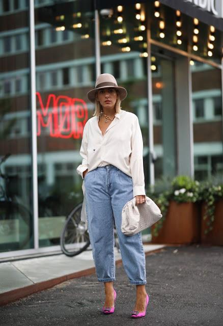 SEASONAL TREND; LOS SLOUCHY JEANS.-