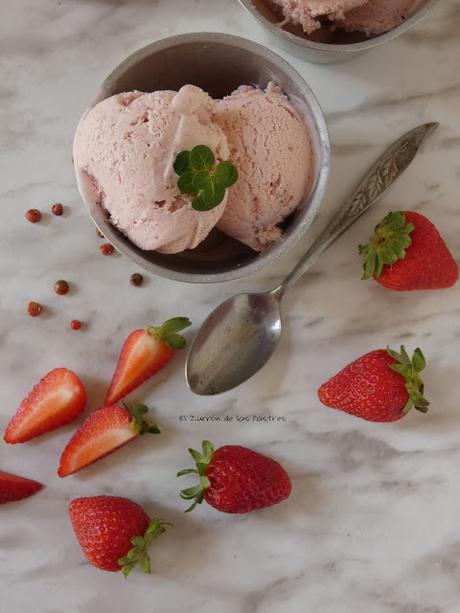 Helado Vegano de Fresa a la pimienta Rosa