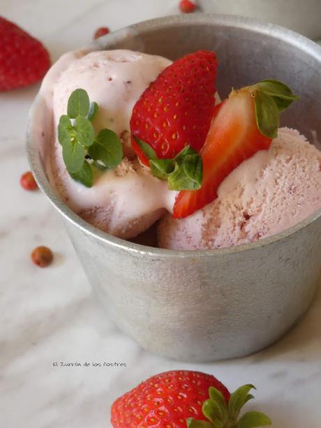 Helado Vegano de Fresa a la pimienta Rosa