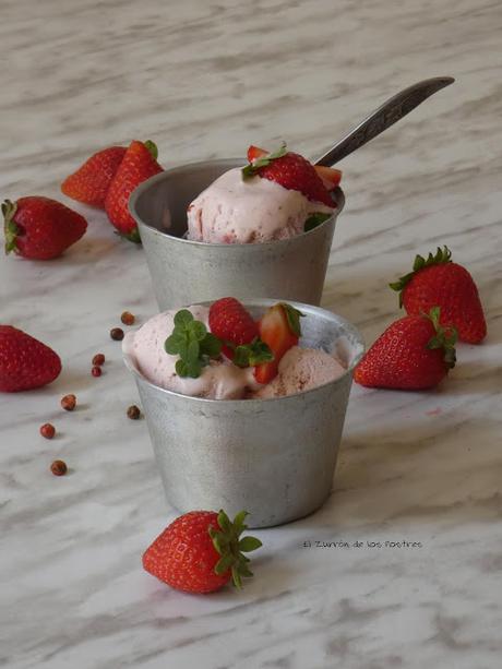 Helado Vegano de Fresa a la pimienta Rosa