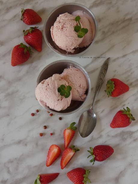 Helado Vegano de Fresa a la pimienta Rosa
