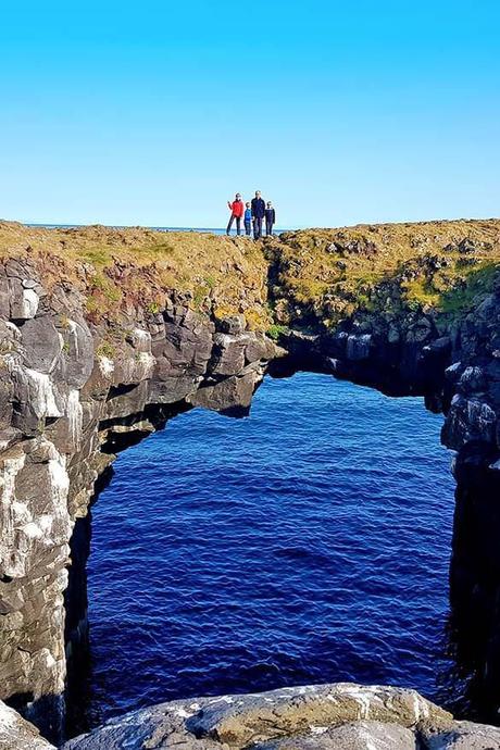 Stone-Bridge-in-Arnarstapi-Iceland.jpg.optimal ▷ Su guía definitiva para la península de Snæfellsnes (+ itinerario y mapa)