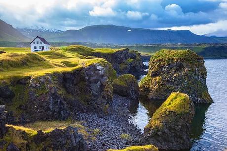 Arnarstapi-coast-hike-is-one-of-the-very-best-things-to-do-in-Snaefellsnes.jpg.optimal ▷ Su guía definitiva para la península de Snæfellsnes (+ itinerario y mapa)