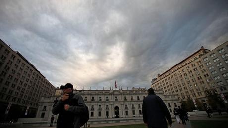Lluvias llegarían a Santiago este fin de semana