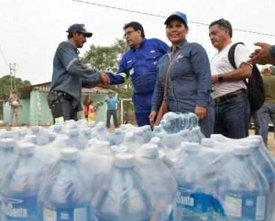 Evo Morales entrega ayuda humanitaria a afectados por incendios