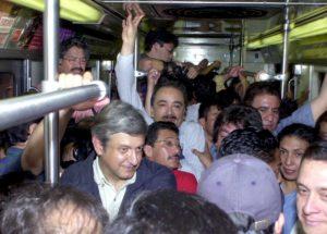 El metro de la ciudad de México cumple cincuenta años El metro de la ciudad de México cumple cincuenta años