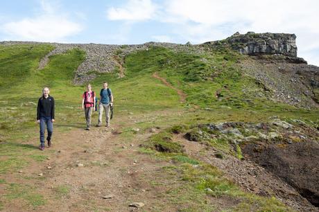 Kara-Tyler-Tim-on-the-Trail.jpg.optimal ▷ Cascada de Glymur: la guía completa de senderismo