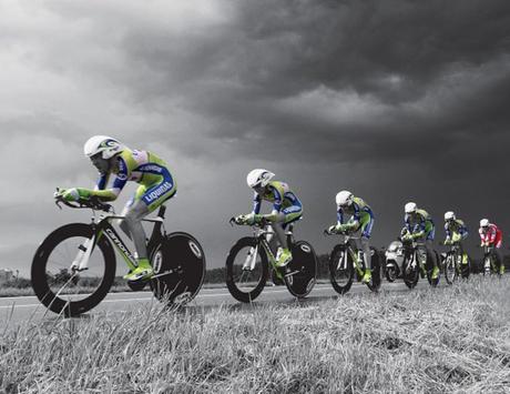 CÓMO ALINEAR SU ORGANIZACIÓN CON LA ESTRATEGIA CÓMO ALINEAR SU ORGANIZACIÓN CON LA ESTRATEGIA