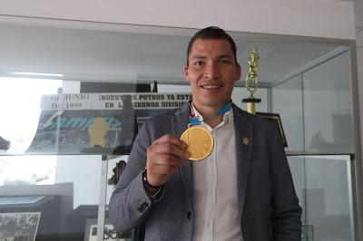 LOGRA DAVID ÁLVAREZ MURILLO ORO EN MANO INDIVIDUAL