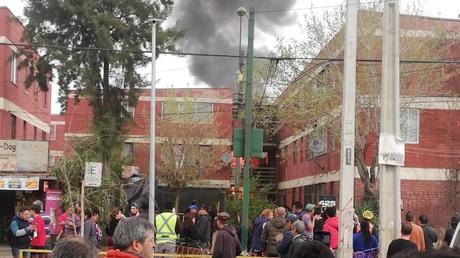 Avioneta de la FACH cayó sobre departamentos en la comuna de El Bosque Avioneta de la FACH cayó sobre departamentos en la comuna de El Bosque