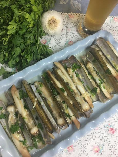 Navajas A La Plancha Con Ajo Y Perejil Navajas A La Plancha Con Ajo Y Perejil