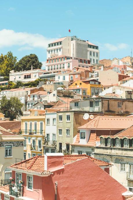 lisbon-portugal-spring-houses ▷ El mejor momento para visitar Portugal