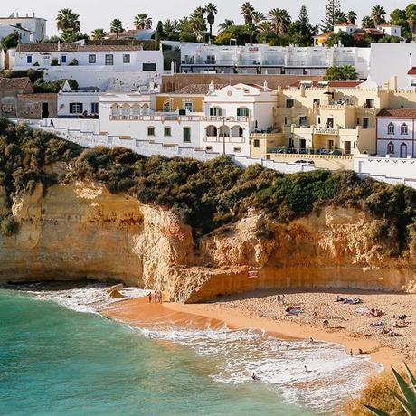 ▷ El mejor momento para visitar Portugal portugal-beach-town-summer ▷ El mejor momento para visitar Portugal