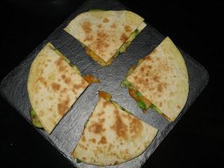 QUESADILLA DE CALABACÍN Y AGUACATE