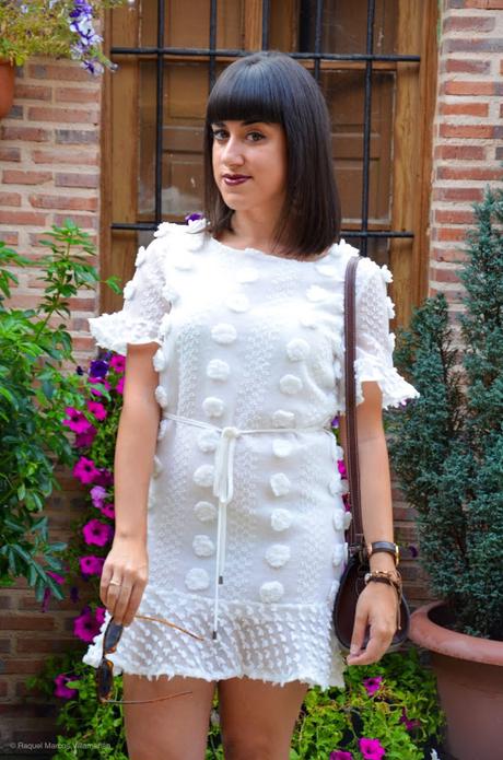 Vestido blanco de topos
