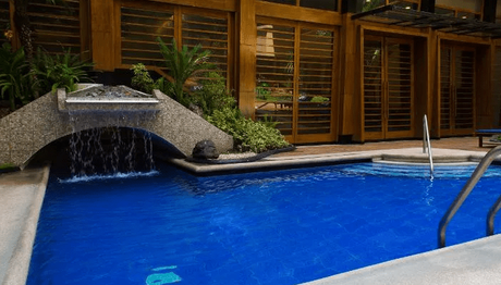 6 Lugares Baratos Donde Alojarse En Quito. Mejores Hoteles Pisina, Hotel Swissôtel Quito