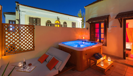 Nikos Takis Fashion Boutique Hotel