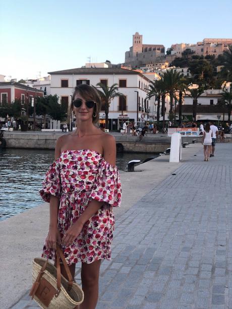 Vestido de flores por Dalt Vila Vestido de flores por Dalt Vila