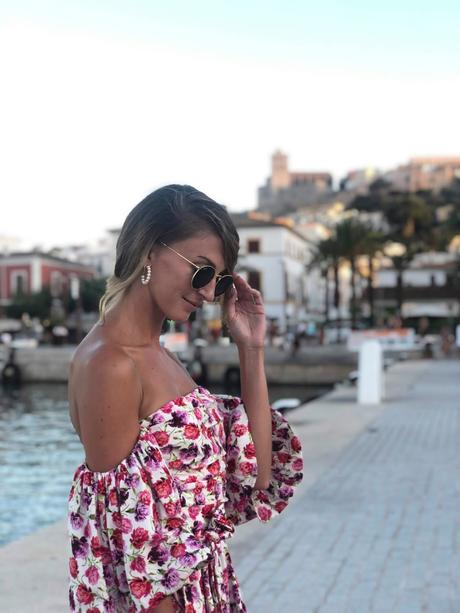 Vestido de flores por Dalt Vila Vestido de flores por Dalt Vila