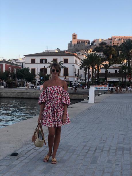 Vestido de flores por Dalt Vila Vestido de flores por Dalt Vila