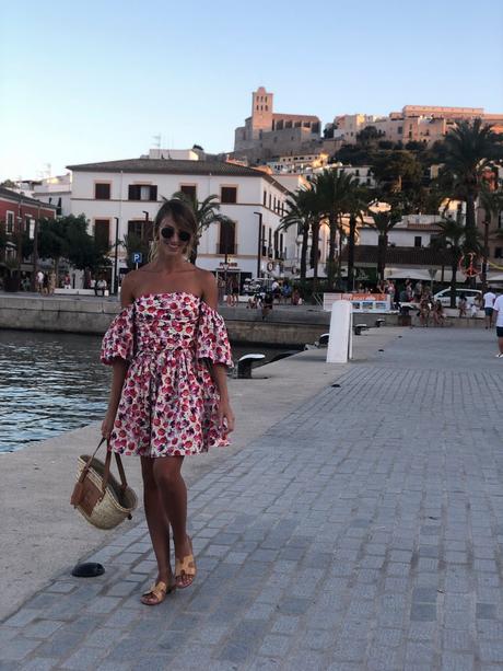 Vestido de flores por Dalt Vila Vestido de flores por Dalt Vila