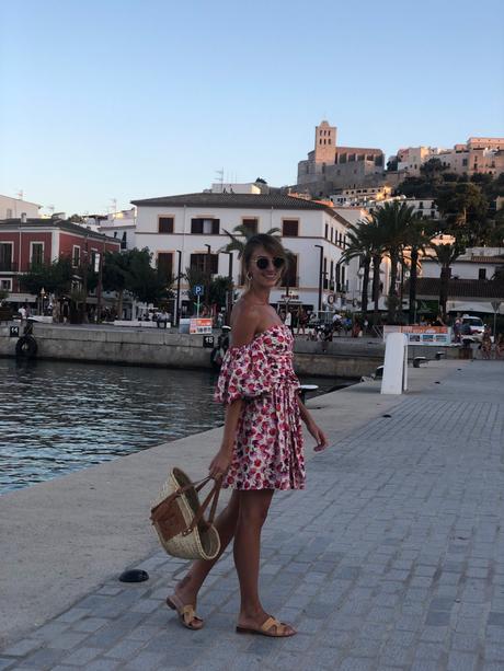 Vestido de flores por Dalt Vila Vestido de flores por Dalt Vila