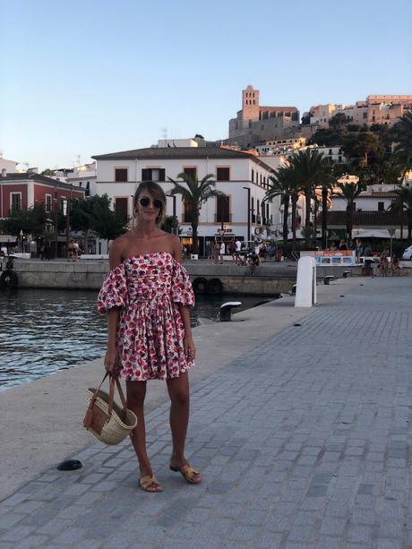 Vestido de flores por Dalt Vila Vestido de flores por Dalt Vila