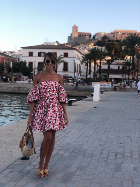 Vestido de flores por Dalt Vila Vestido de flores por Dalt Vila