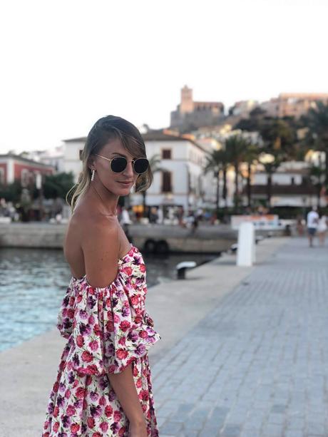 Vestido de flores por Dalt Vila Vestido de flores por Dalt Vila