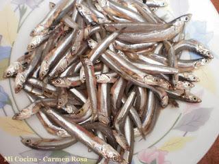 CAZUELA DE MANOJITOS DE BOQUERONES VITORIANOS CON TOMATE FRITO CAZUELA DE MANOJITOS DE BOQUERONES VITORIANOS CON TOMATE FRITO