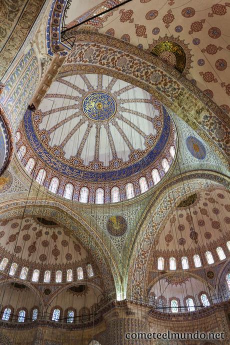 interior-de-la-mezquita-azul-de-estambul Que ver en Estambul en 4 días