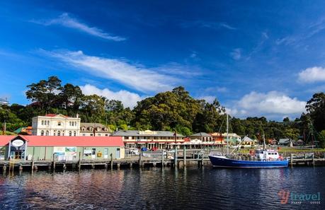 ▷ Comenta sobre 11 ciudades en Tasmania en las que debes poner un pie por Log Cabin Australia – logcabinphotos.com Strahan-028 ▷ Comenta sobre 11 ciudades en Tasmania en las que debes poner un pie por Log Cabin Australia - logcabinphotos.com