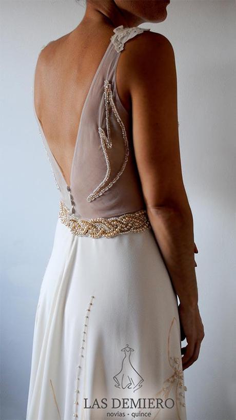 Vestidos únicos con desarrollo textil. Pintados y bordados a mano Vestidos únicos con desarrollo textil. Pintados y bordados a mano