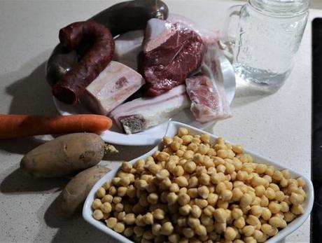 ¿Qué ingredientes necesito para hacer cocido en la Olla GM?