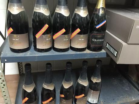 Champagne encontrado en la bóveda de la sede del SOMU en la calle Perú