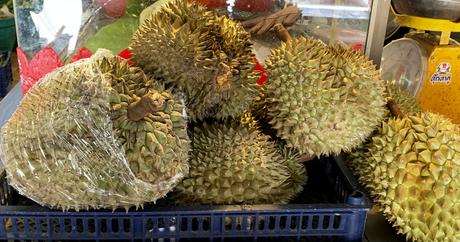 ¿Sabe y huele el durian realmente a pedo? Todo lo que necesitas saber sobre esta fruta.