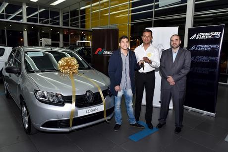 RENAULT Y “NEXCAR” REALIZARON LA ENTREGA DE UN LOGAN RENAULT Y “NEXCAR” REALIZARON LA ENTREGA DE UN LOGAN