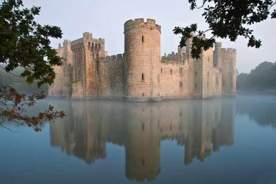 Medieval Castles, de de Marilyn Stokstad (2005)