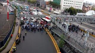 PRELUDIO DE FIESTAS PATRIAS BAJO PROTESTA DEL PUEBLO UNIFORMADO