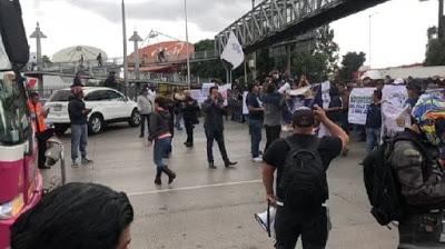 PRELUDIO DE FIESTAS PATRIAS BAJO PROTESTA DEL PUEBLO UNIFORMADO