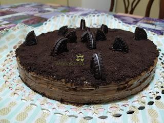 TARTA DE OBLEAS Y CREMA DE CACAO CON GALLETAS OREO( TARTA HUESITOS)