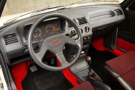 Coches míticos de los 80 y 90: Peugeot 205