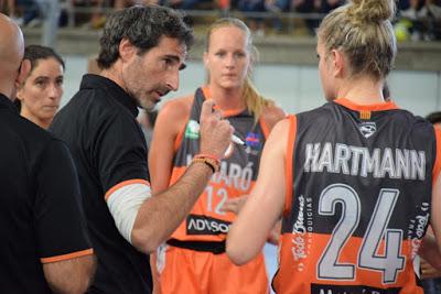 Galería de escenas del AE Boet Mataró-Bàsquet Femení Sant Adrià (fase previa de la Lliga Catalana de Liga Femenina 2) Galería de escenas del AE Boet Mataró-Bàsquet Femení Sant Adrià (fase previa de la Lliga Catalana de Liga Femenina 2)