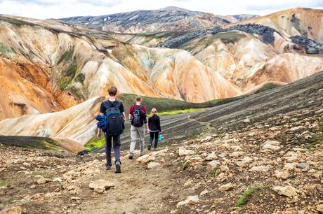 Day-Hike-Landmannalaugar.jpg.optimal ▷ Cómo ir de excursión al monte. Blahnúkúr (el Pico Azul) en Landmannalaugar, Islandia