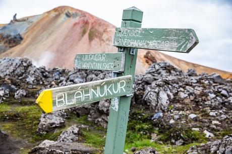 Landmannalaugar-Trail-Sign.jpg.optimal ▷ Cómo ir de excursión al monte. Blahnúkúr (el Pico Azul) en Landmannalaugar, Islandia